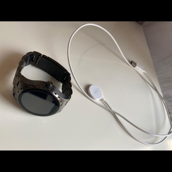 Fossil Gen 4 Smartwatch - Explorist HR 45mm No Box - Picture 3 of 8